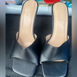 Forever 21 Elegant Black Mules